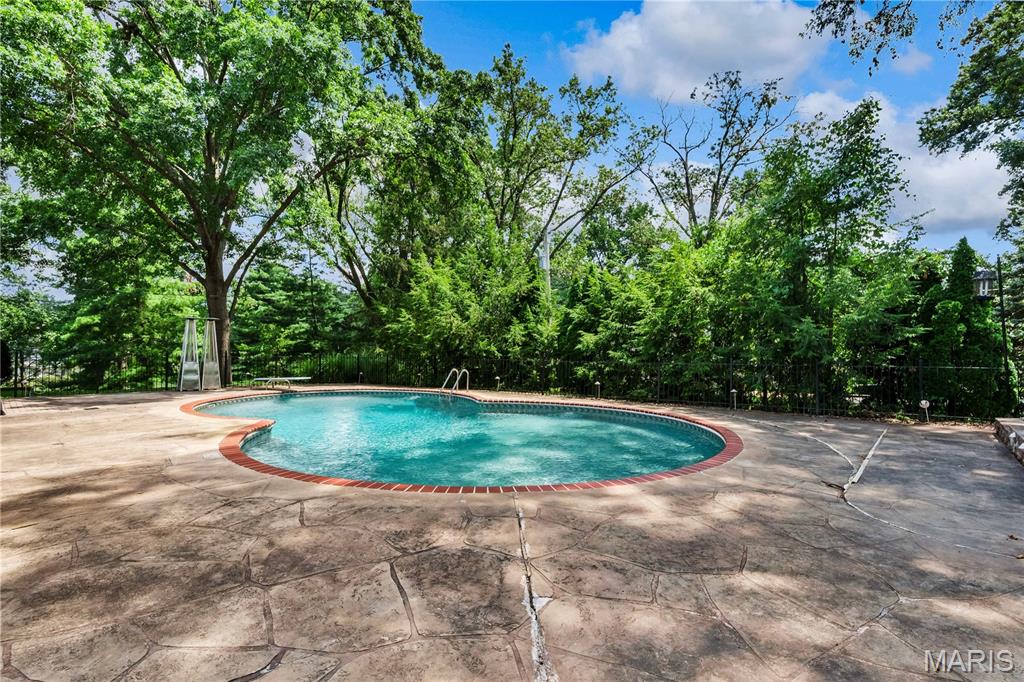 17 Country Aire Drive