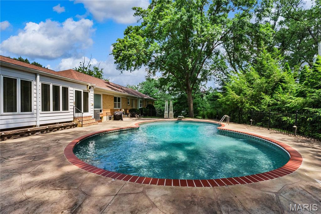 17 Country Aire Drive