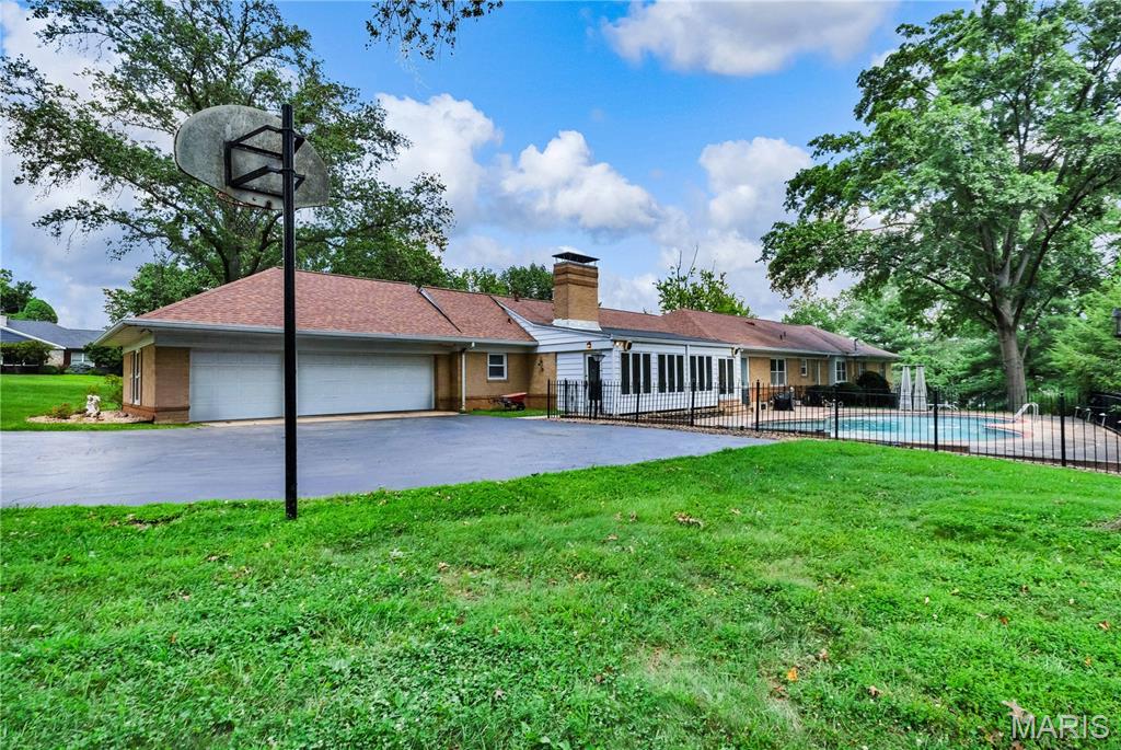 17 Country Aire Drive