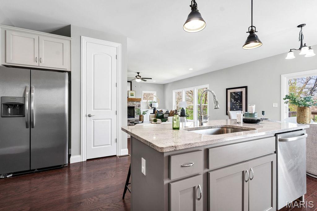 125 W Thornton Avenue