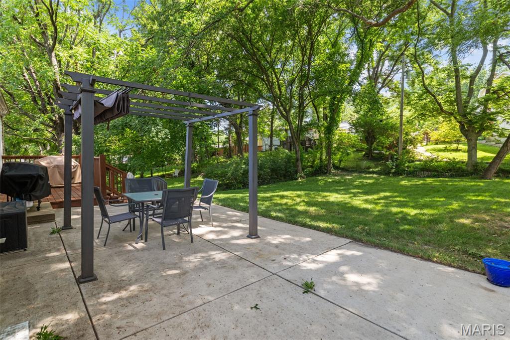 608 N Laclede Station Road