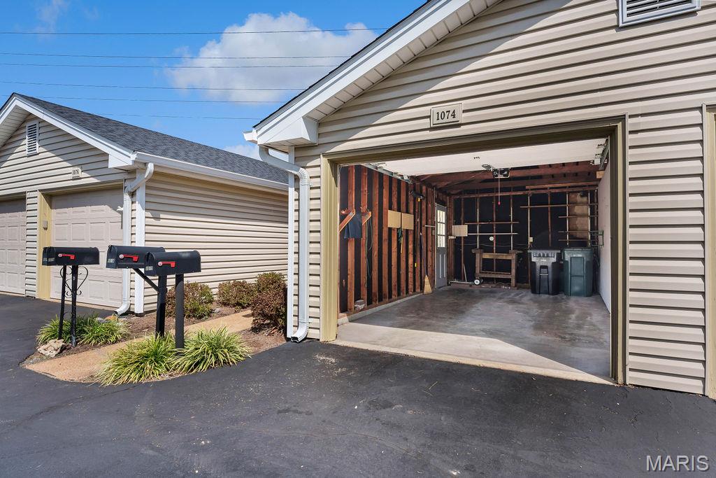 1074 Brooksgate Manor Drive