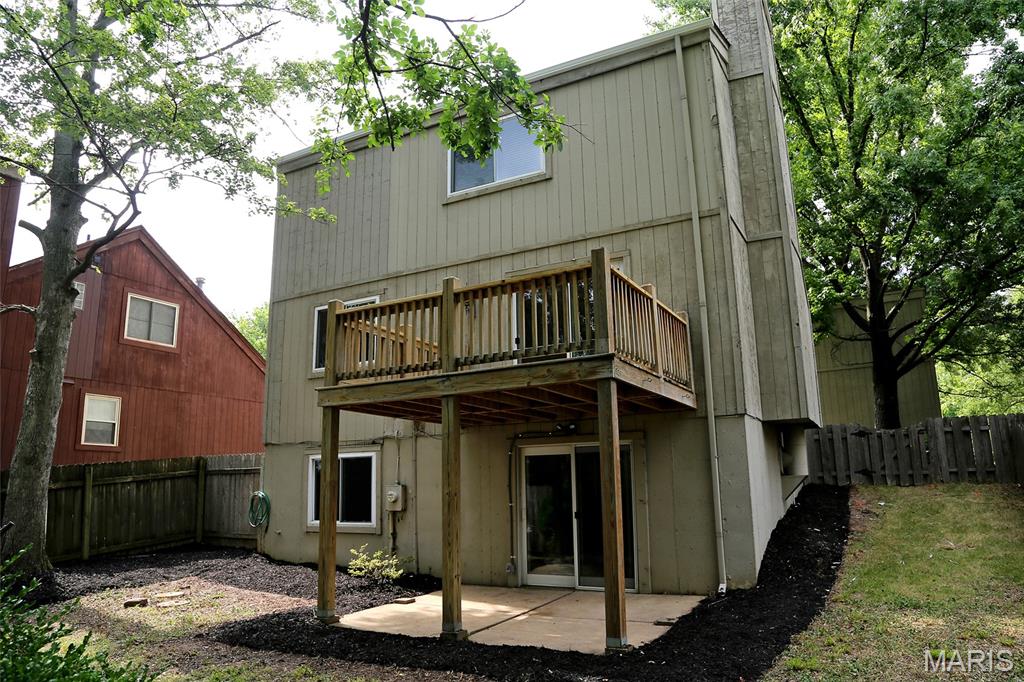 990 Imperial Point