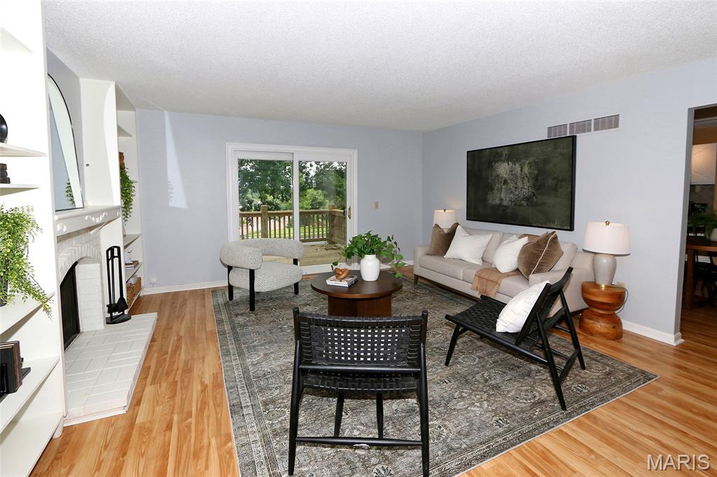 990 Imperial Point