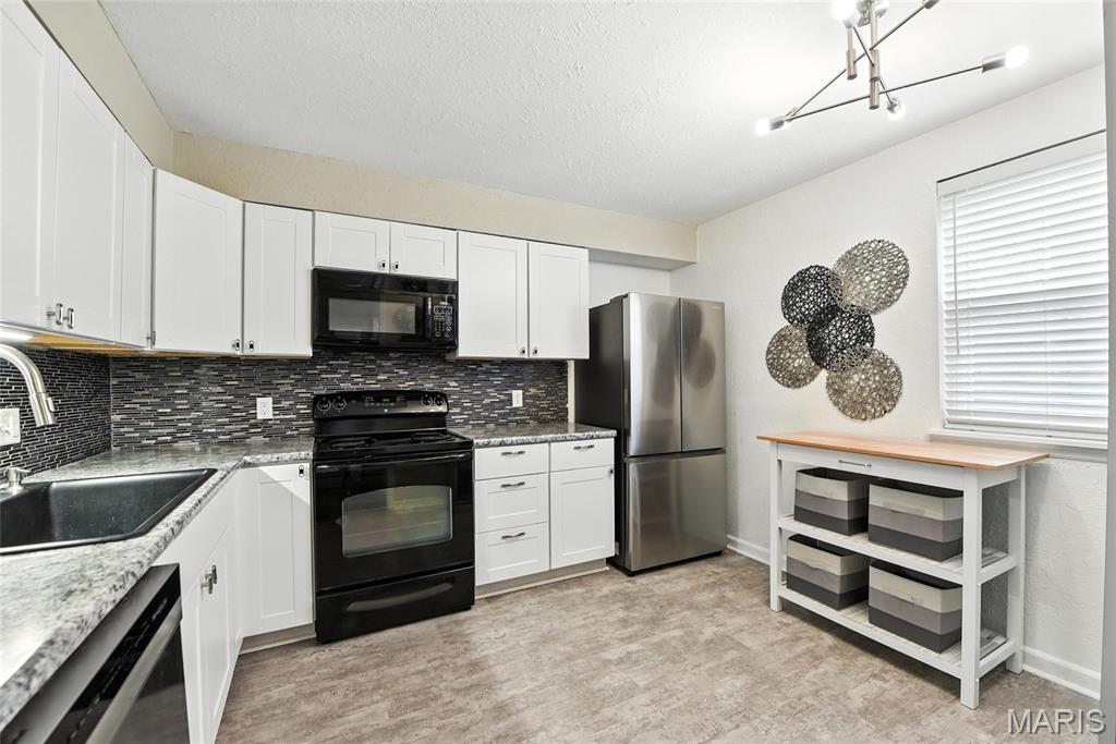 1968 Greenglen Drive Unit: 102