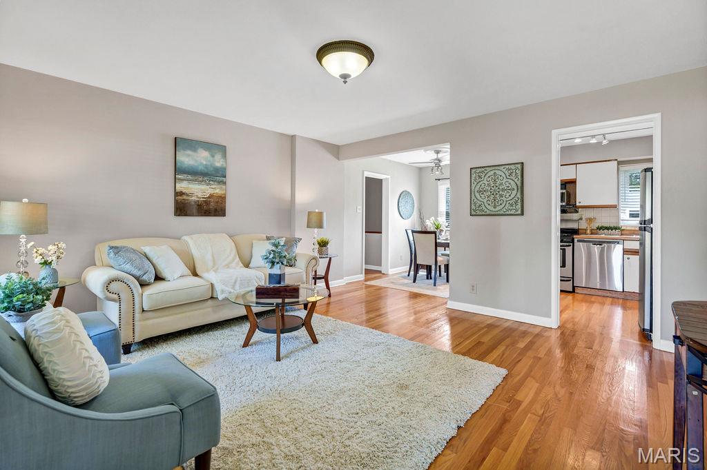 1064 Barry Court
