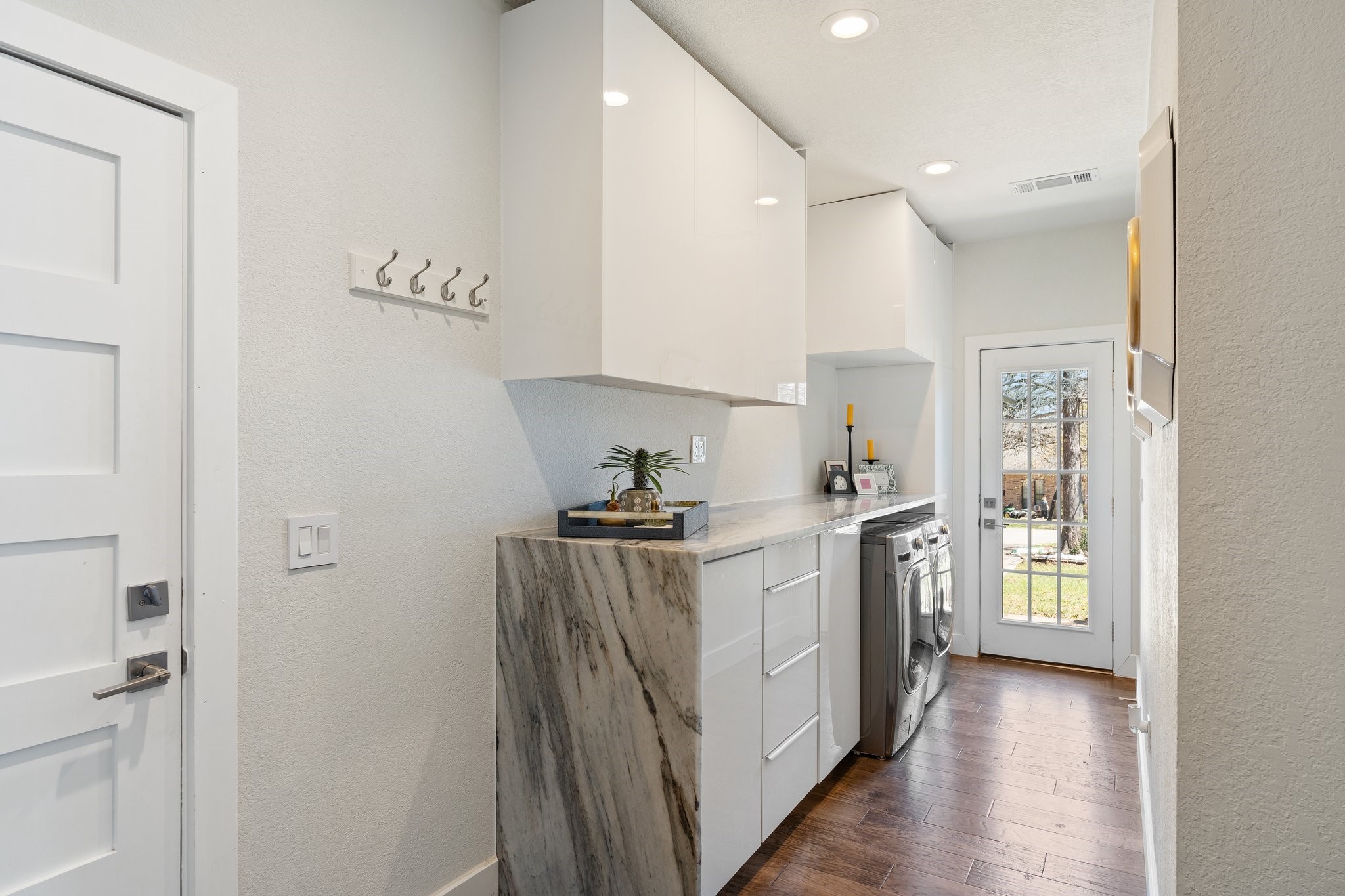 7375 Lost Creek