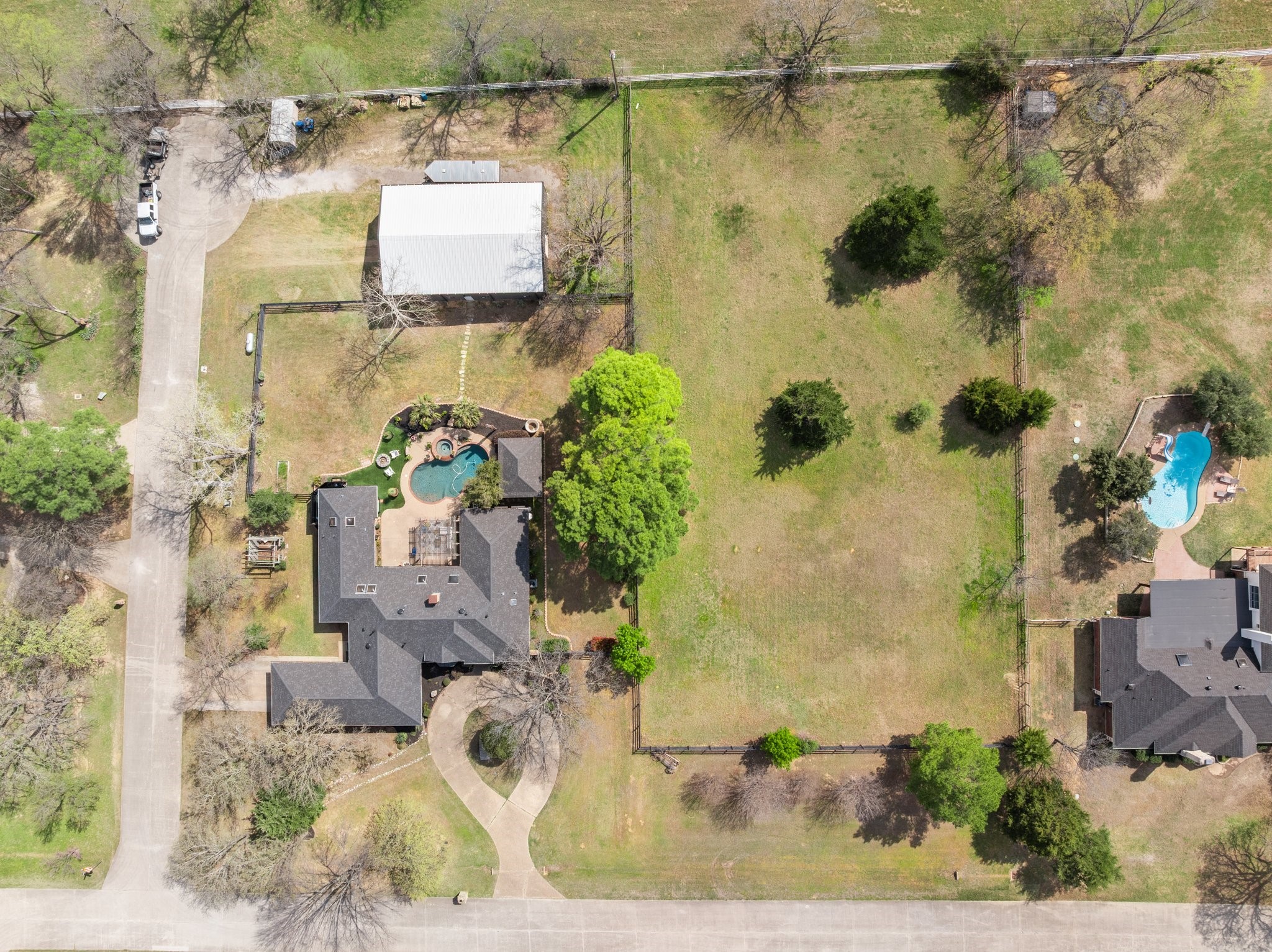 7375 Lost Creek