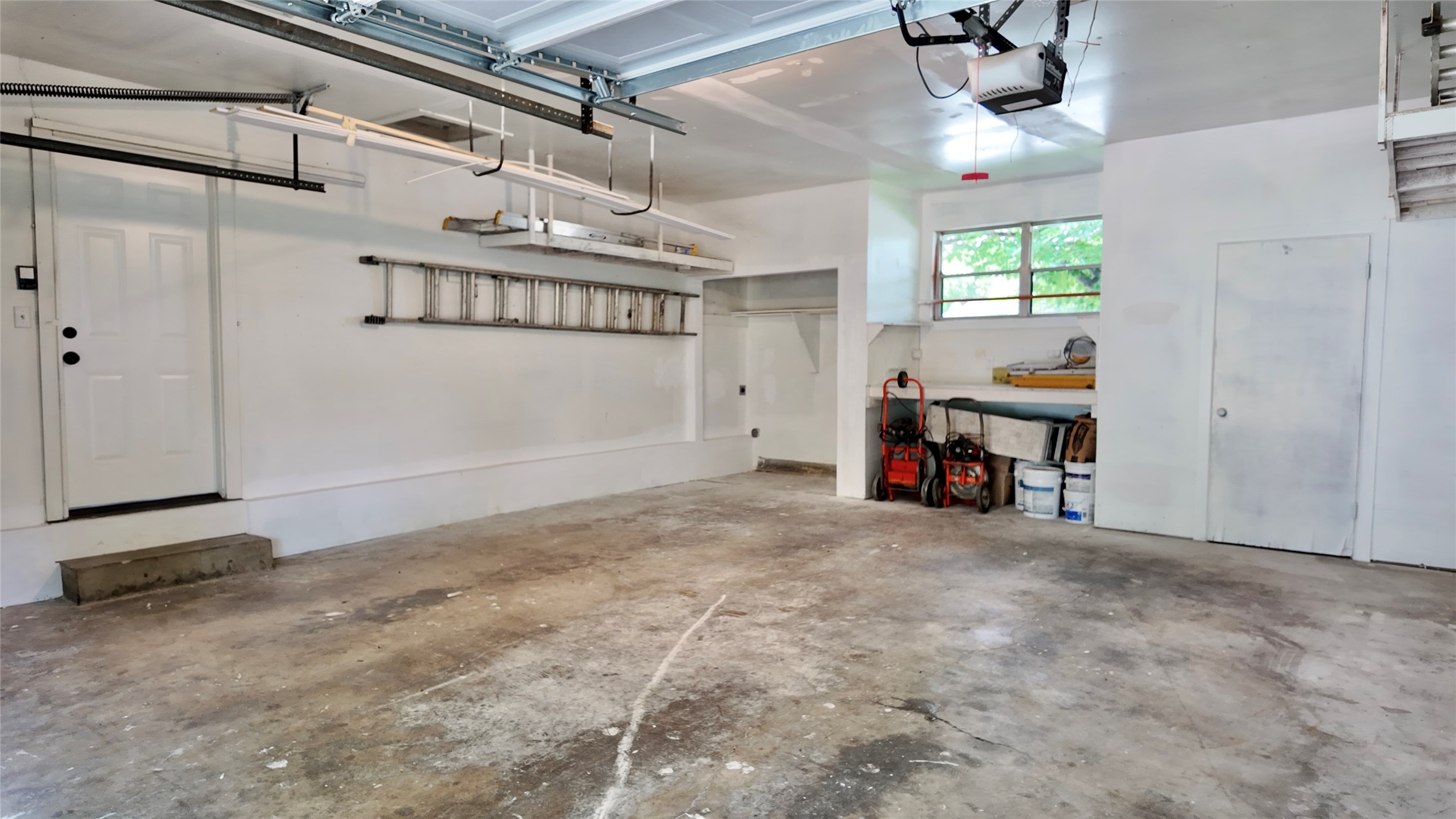 3600 Venice Drive