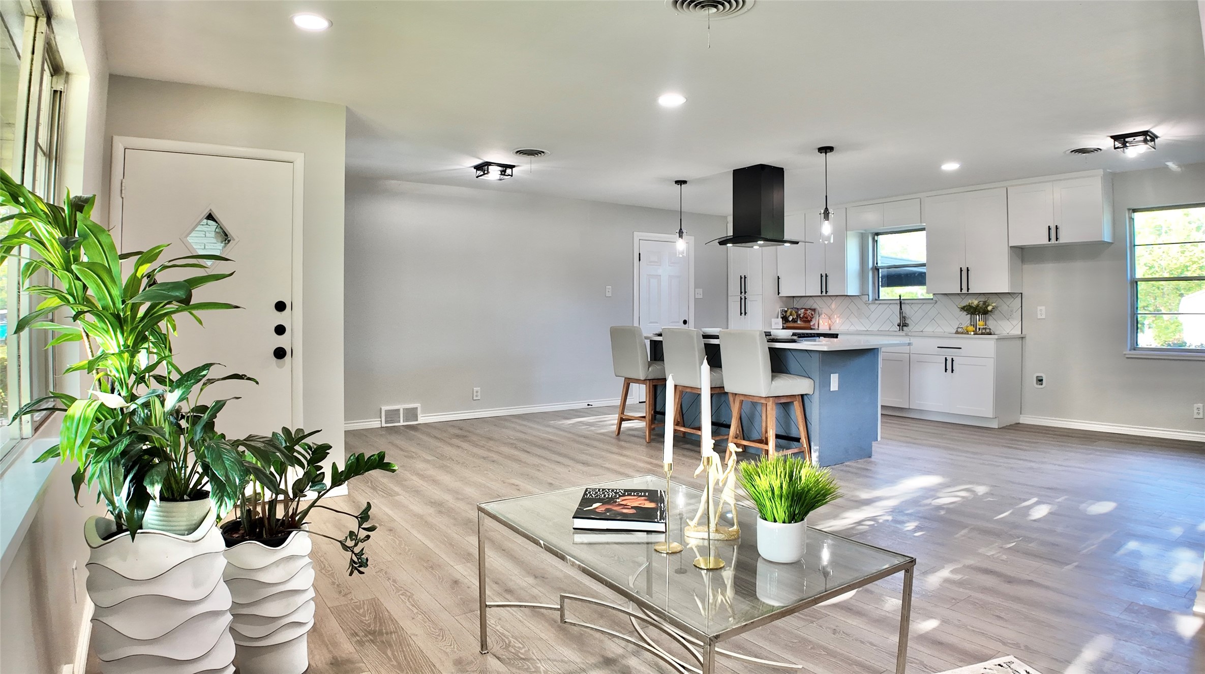 3600 Venice Drive