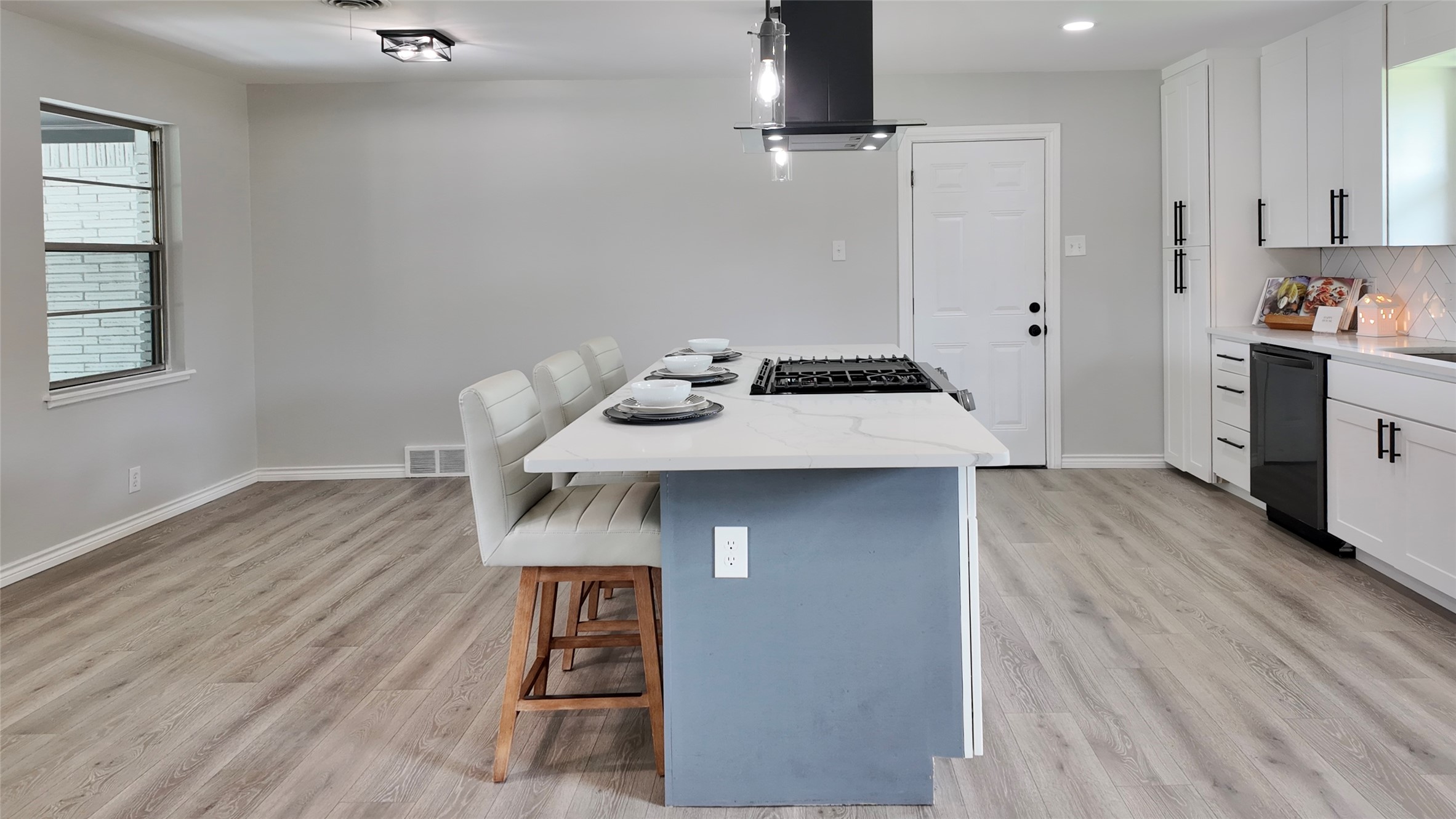 3600 Venice Drive