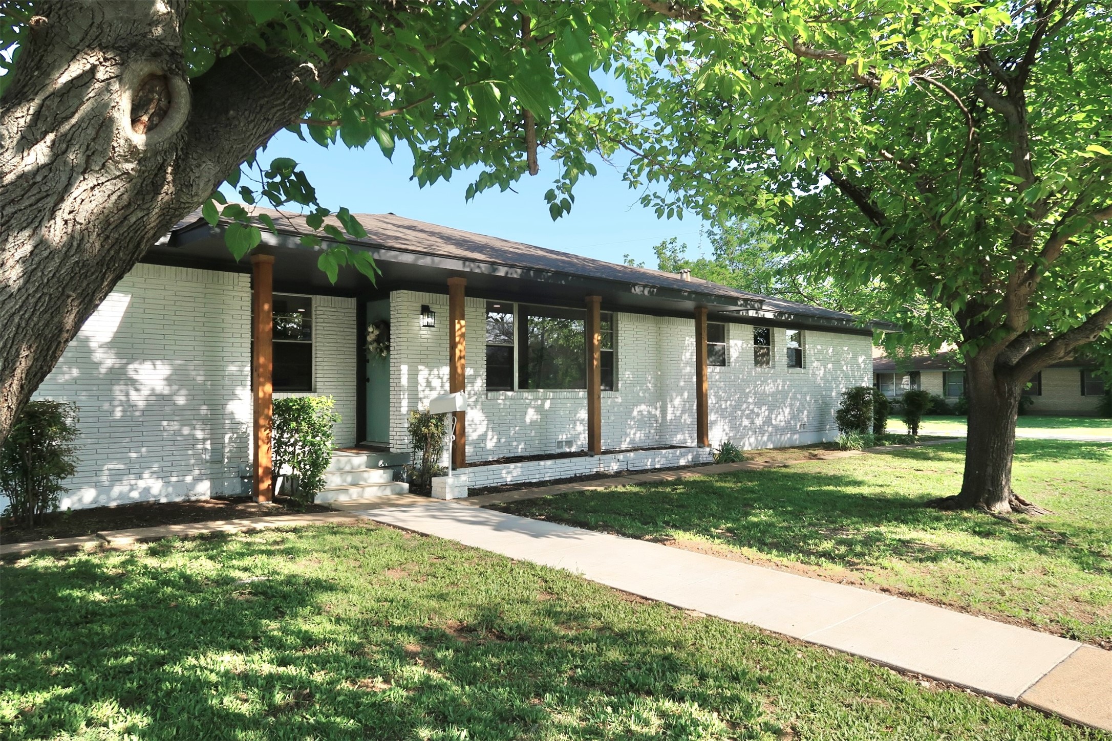 3600 Venice Drive