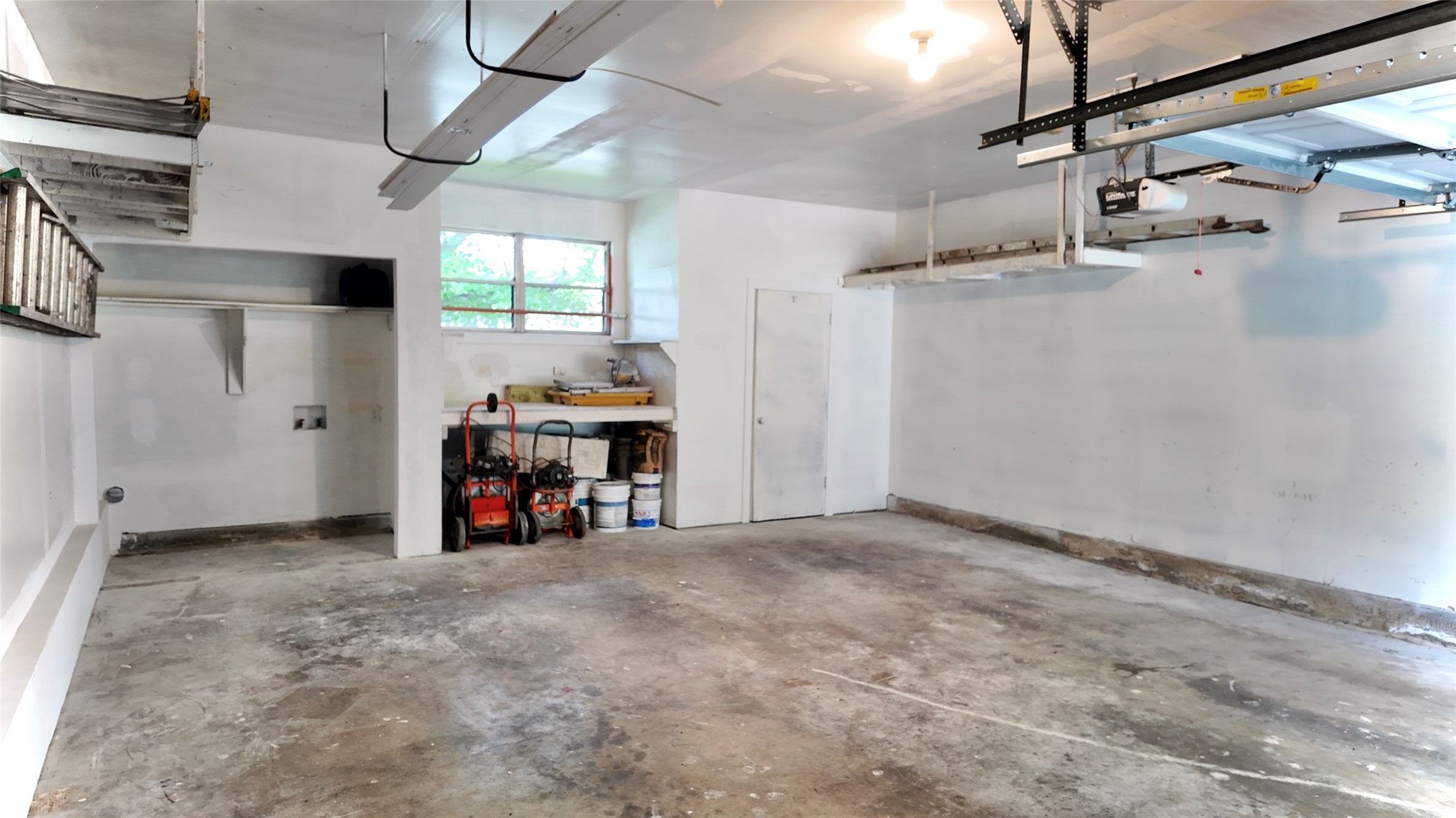3600 Venice Drive