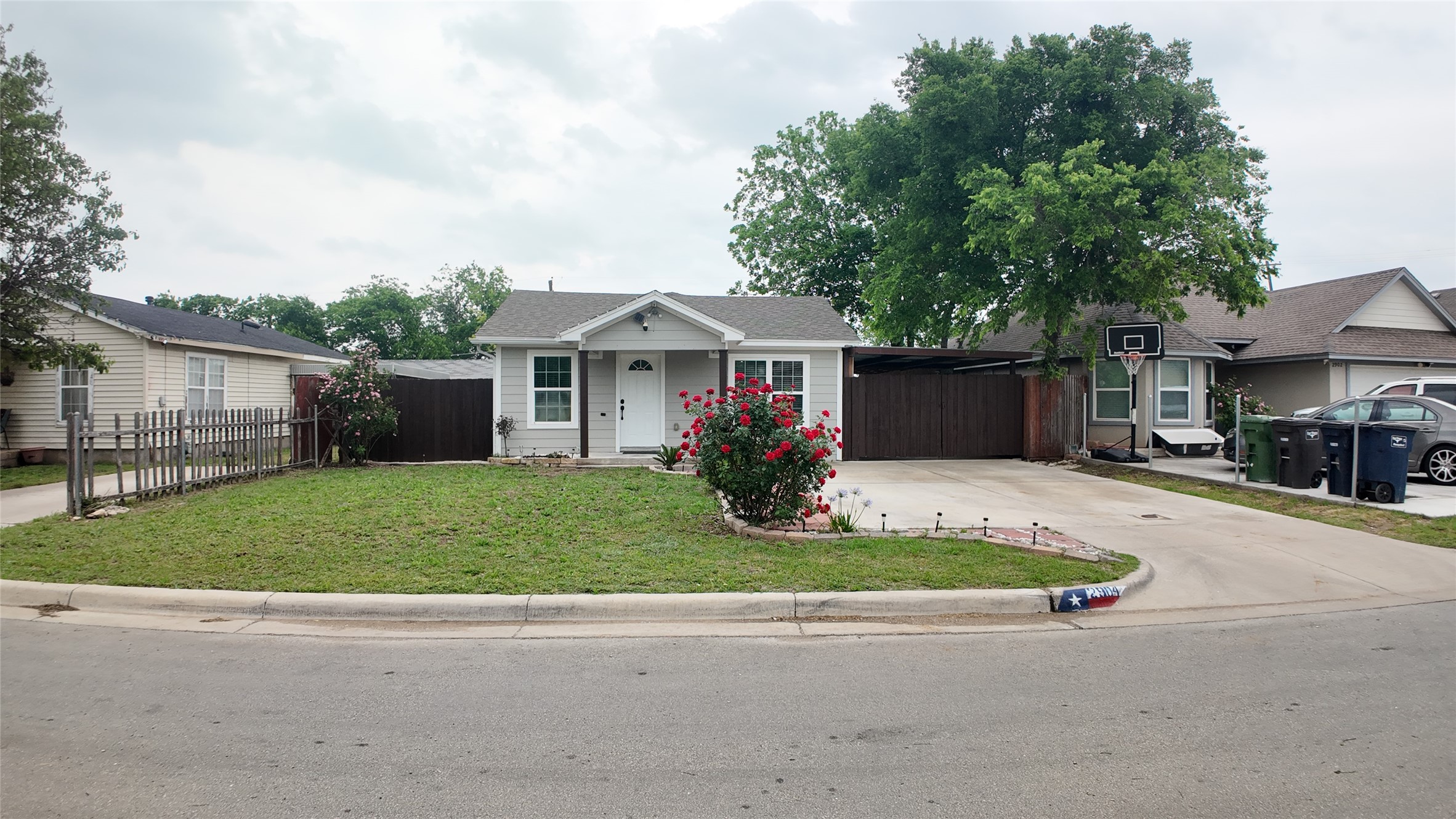 2904 Chestnut Avenue