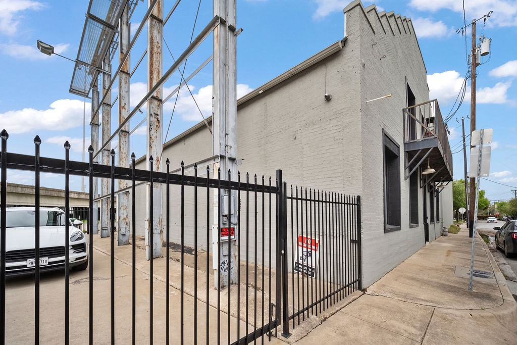 2909 San Jacinto