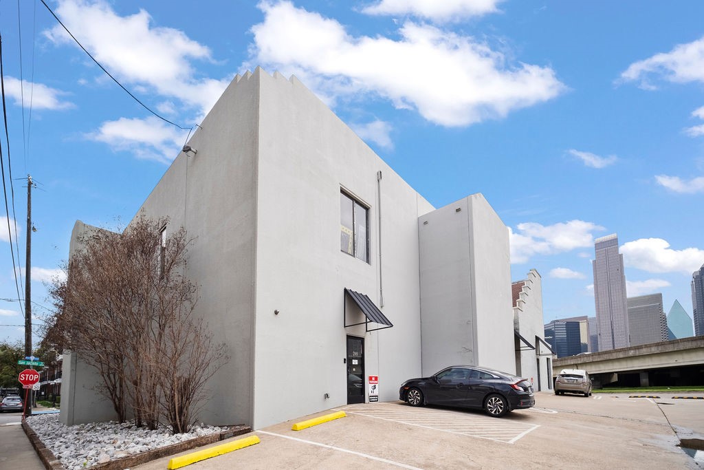 2909 San Jacinto