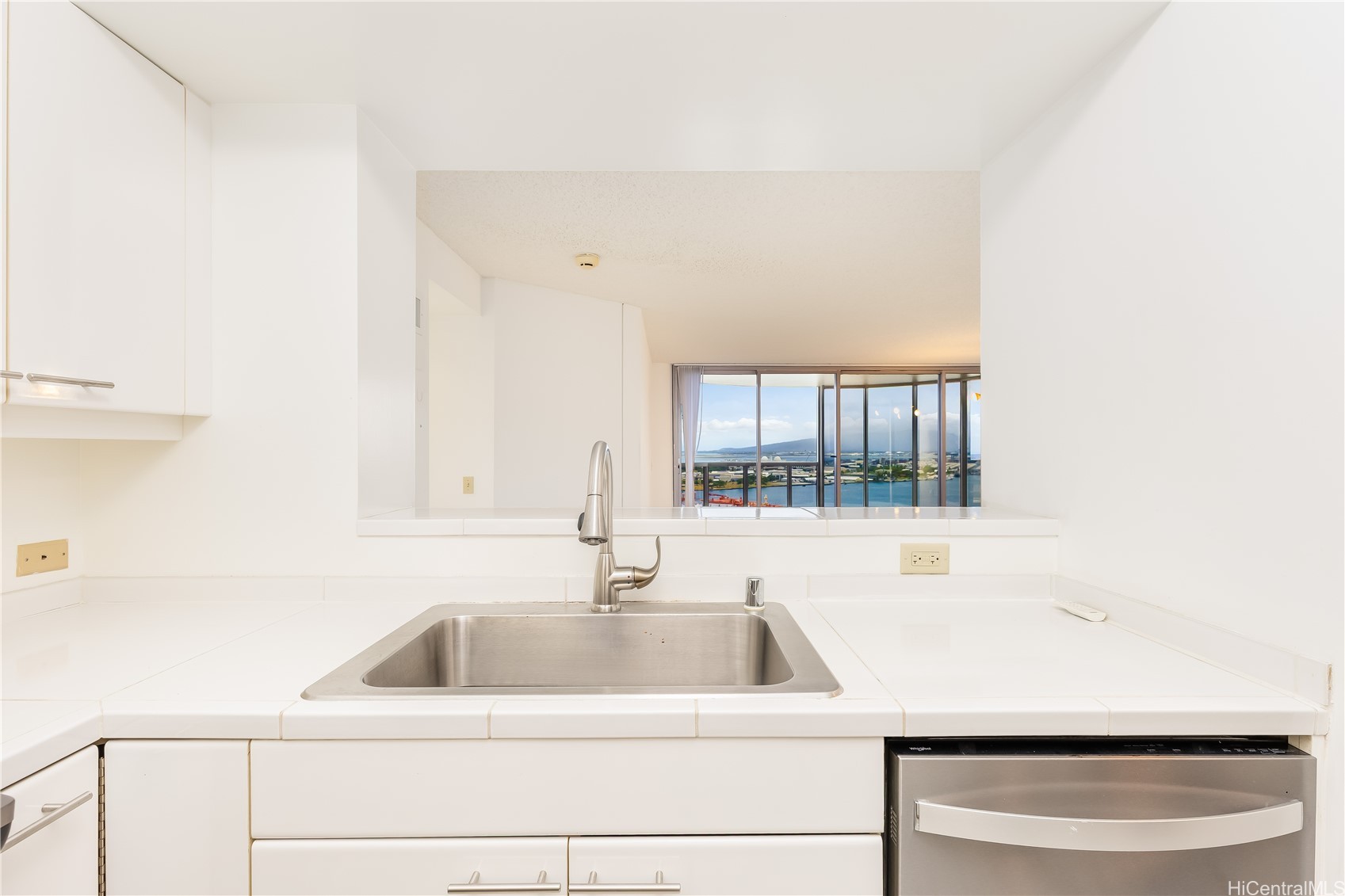 425 South Street 2203