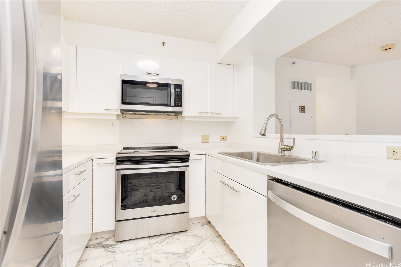 425 South Street 2203