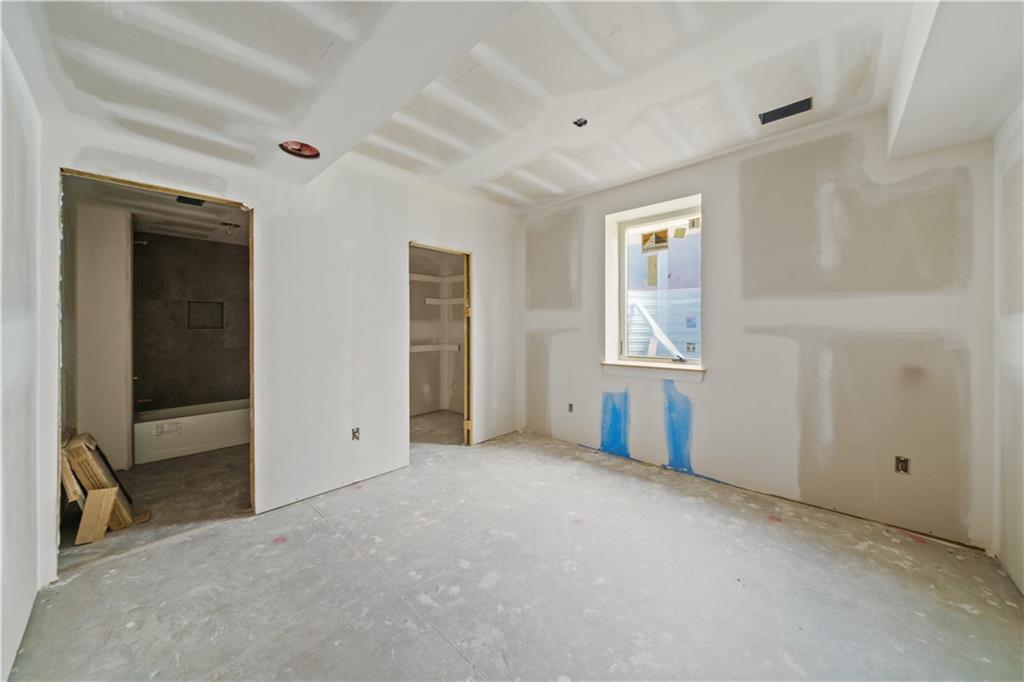 1210 W 48th Street