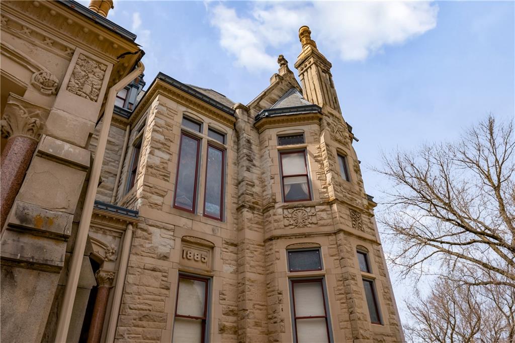 809-819 Hall Street