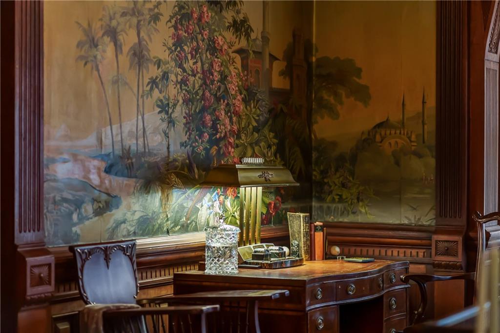809-819 Hall Street