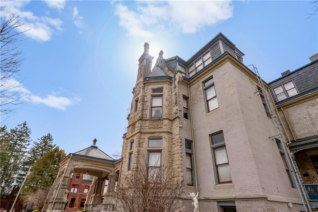809-819 Hall Street