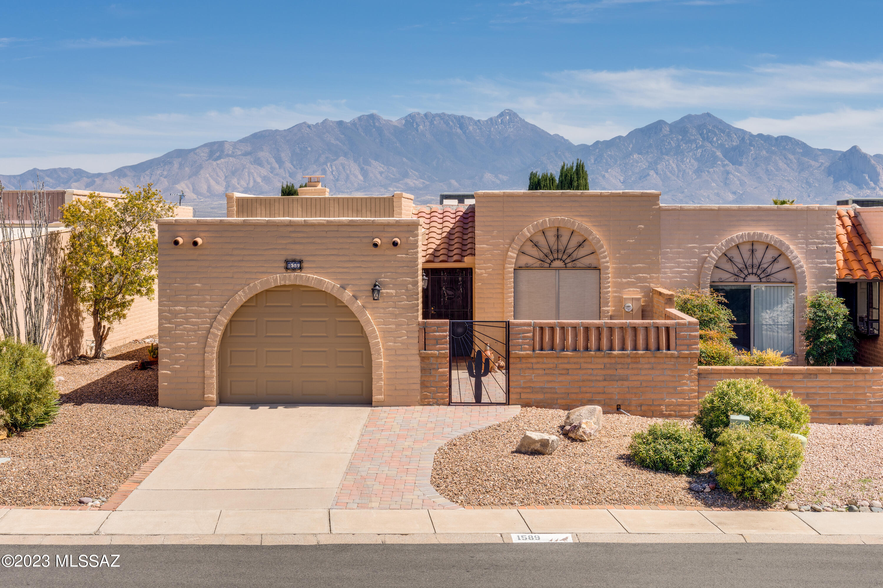 1589 W Placita Travis