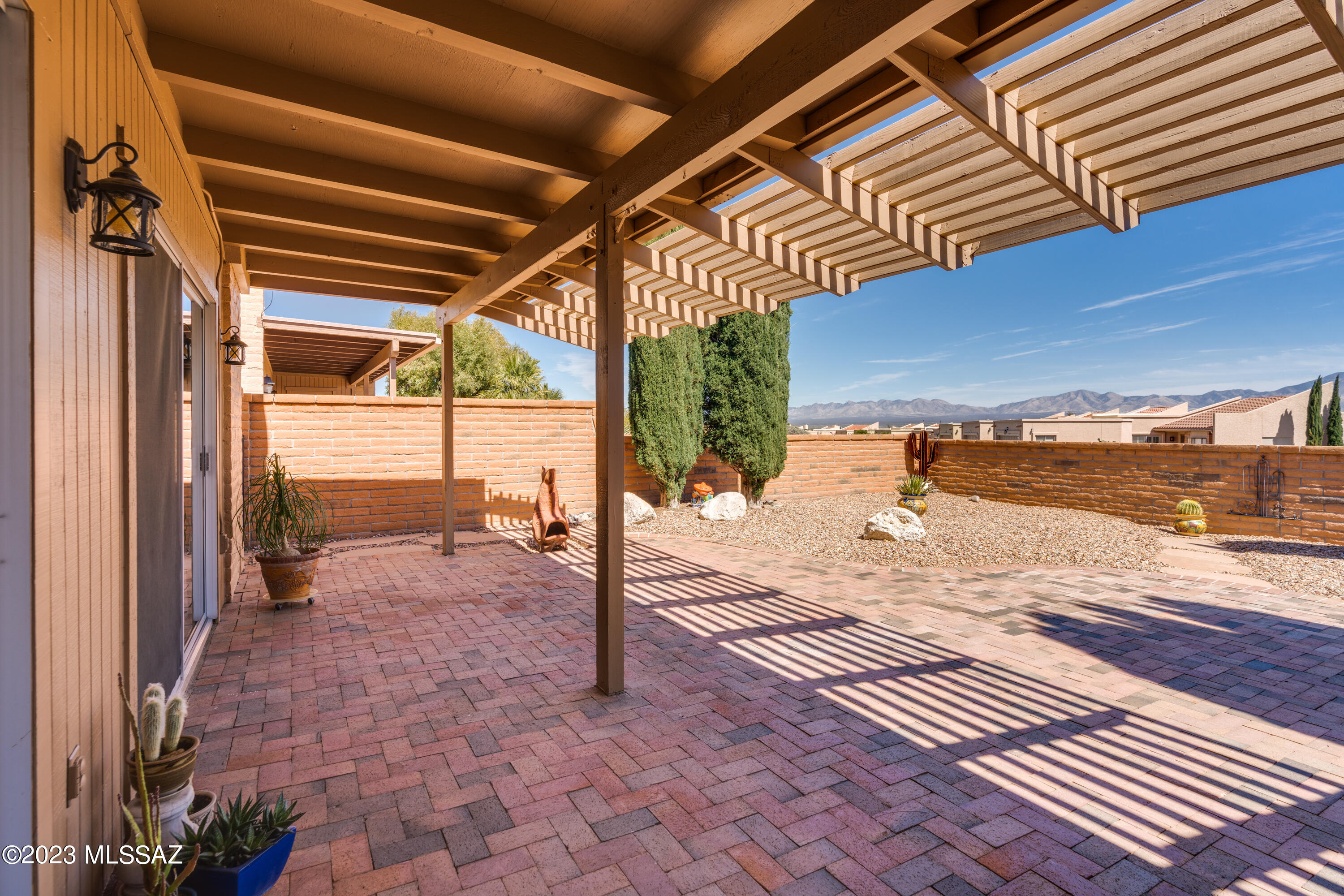 1589 W Placita Travis