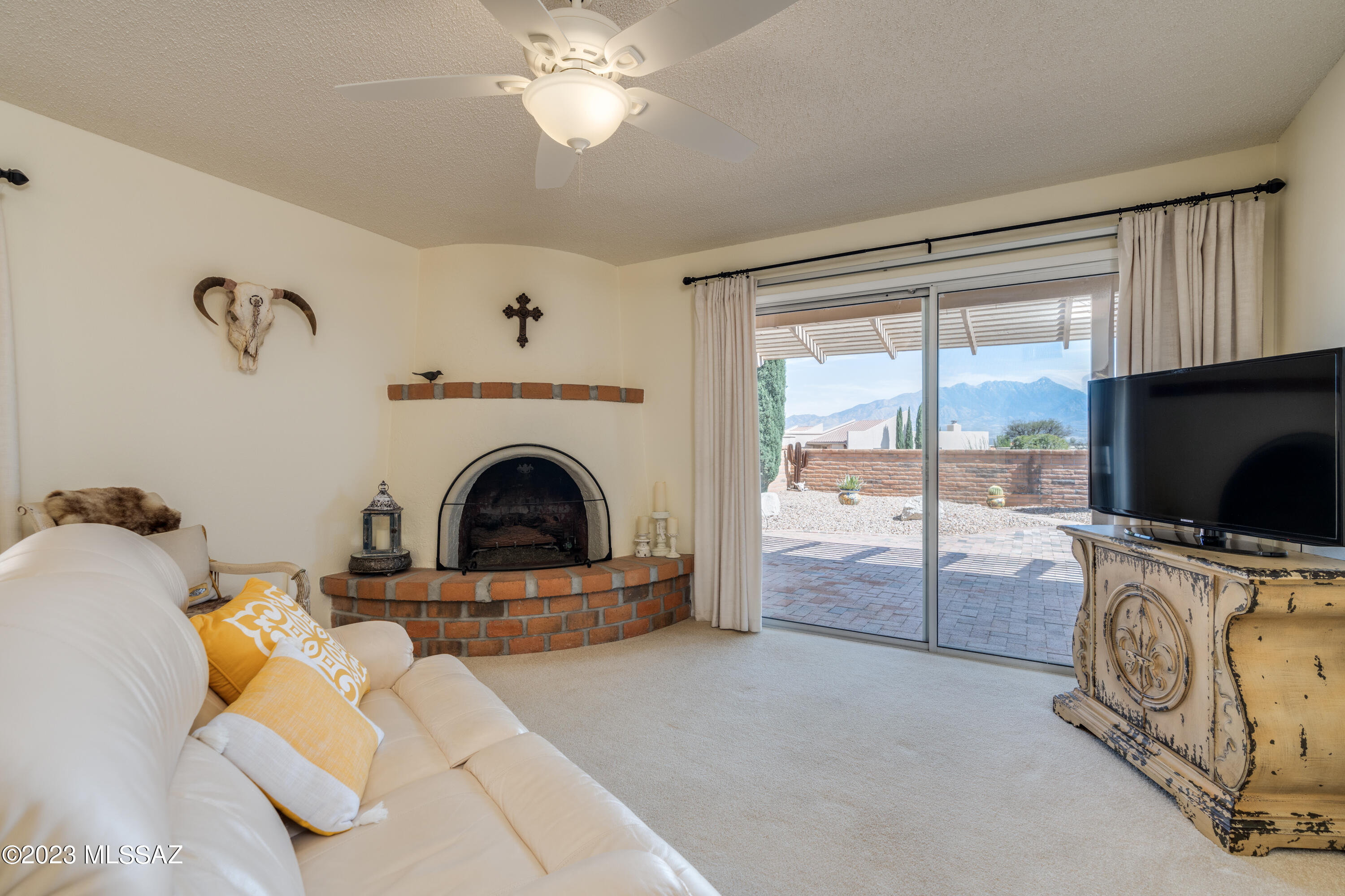 1589 W Placita Travis