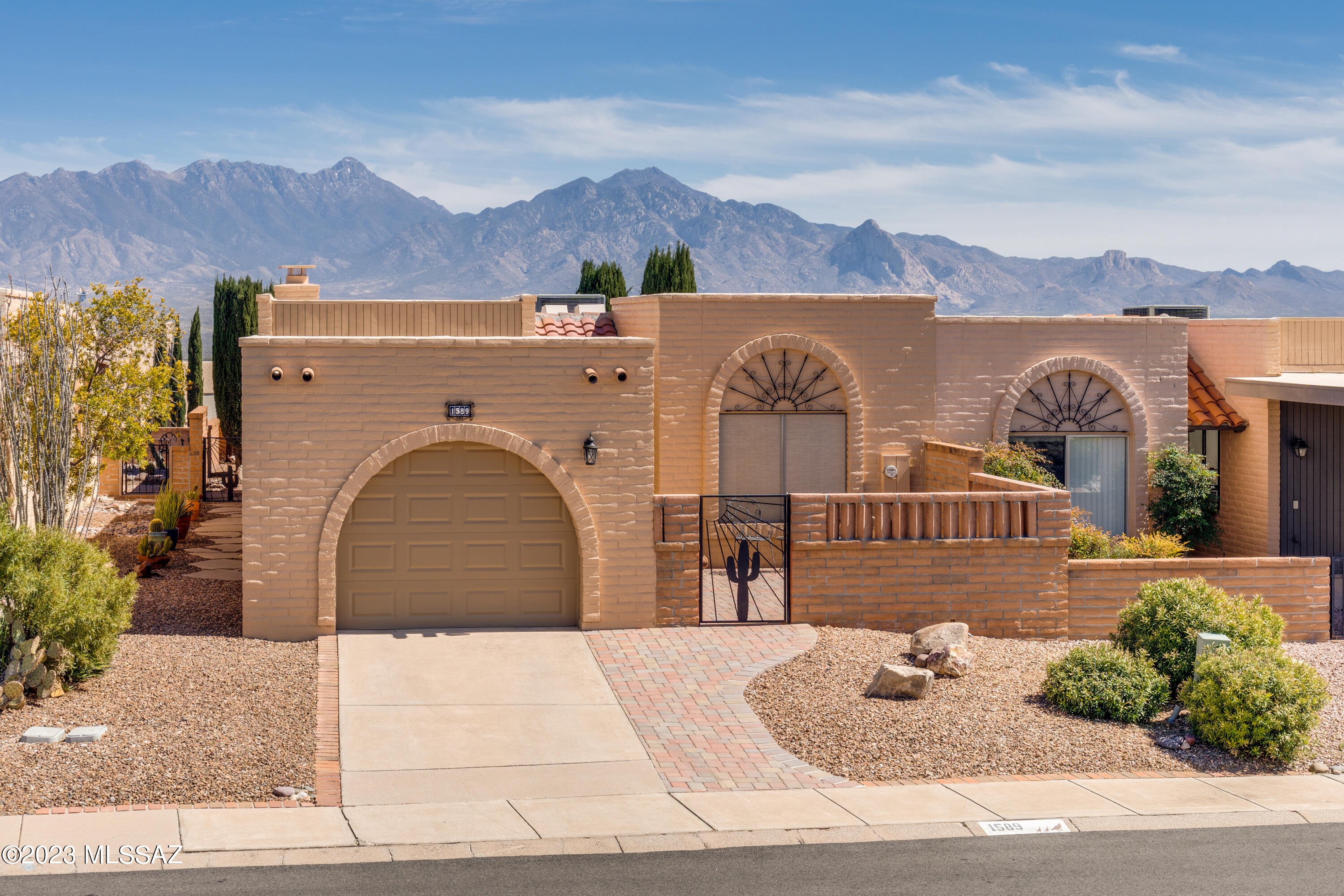 1589 W Placita Travis