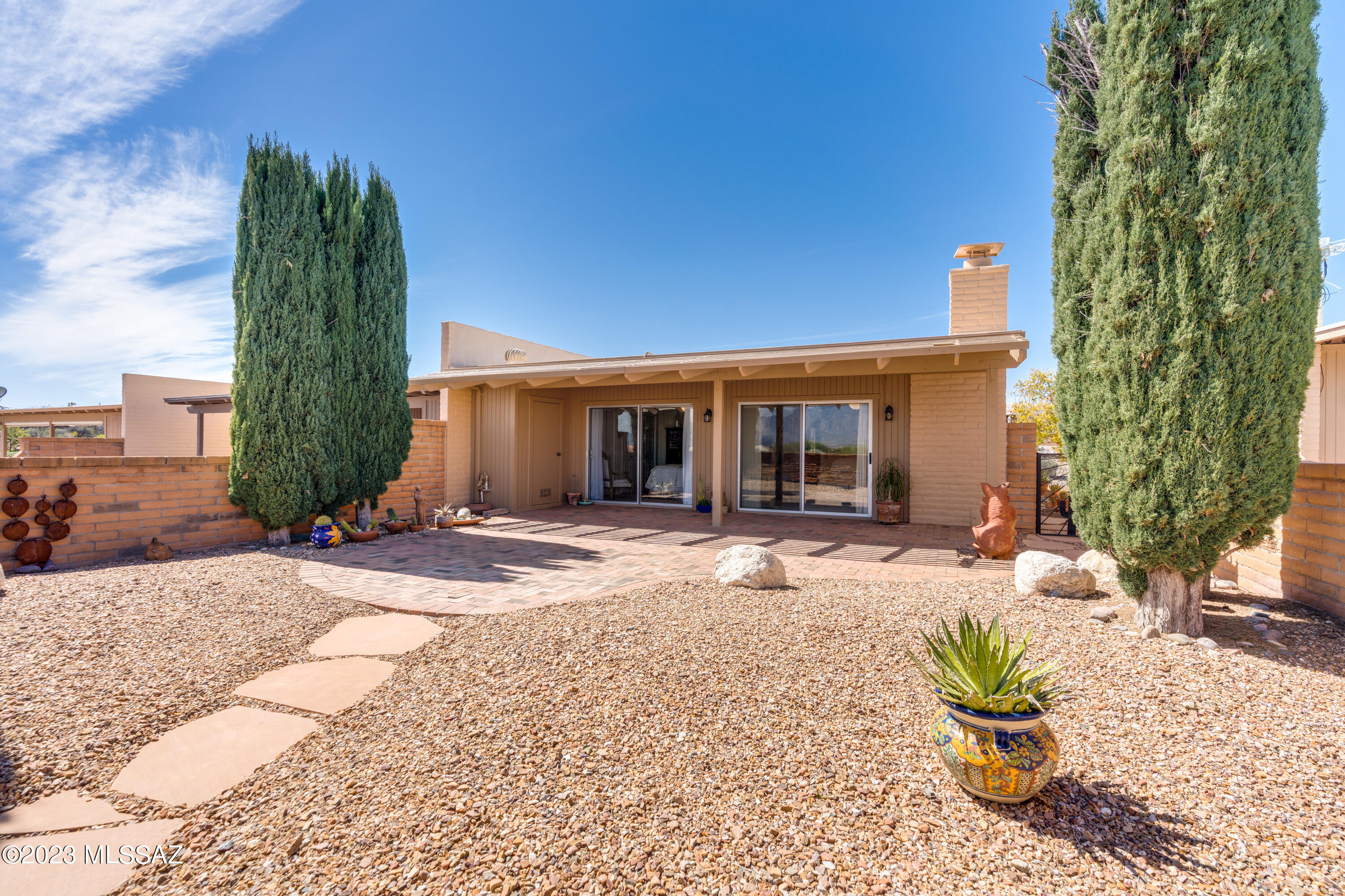 1589 W Placita Travis