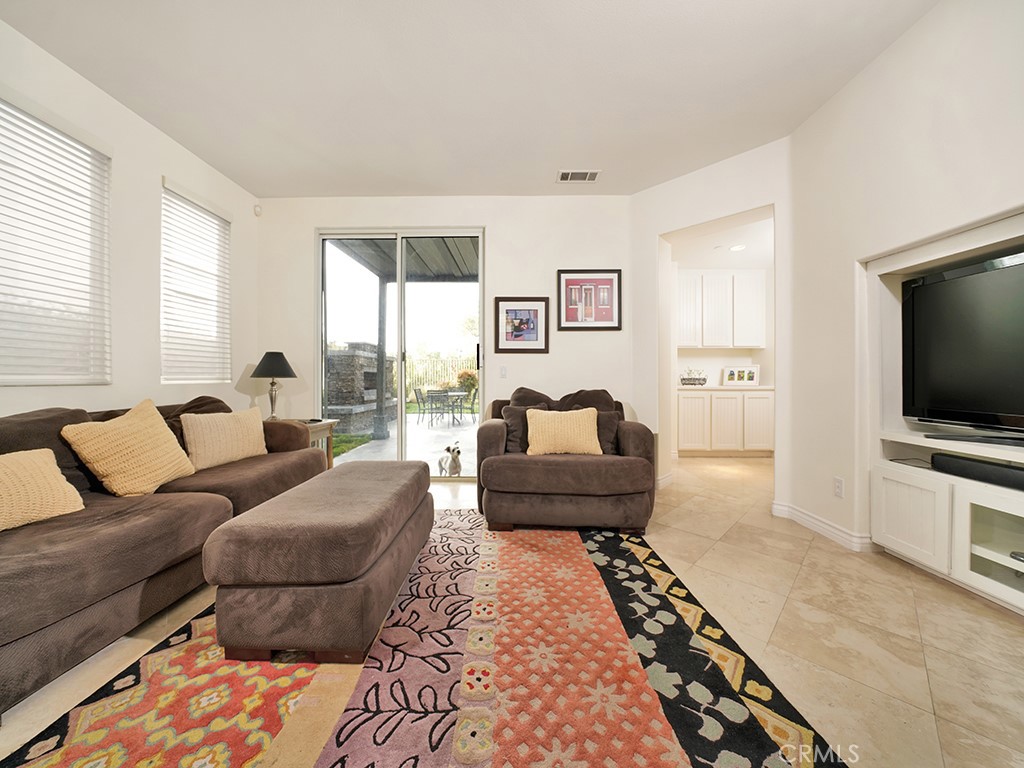 462 Camino Flora