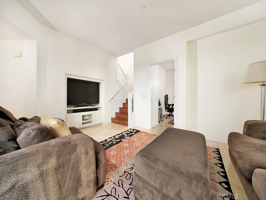 462 Camino Flora