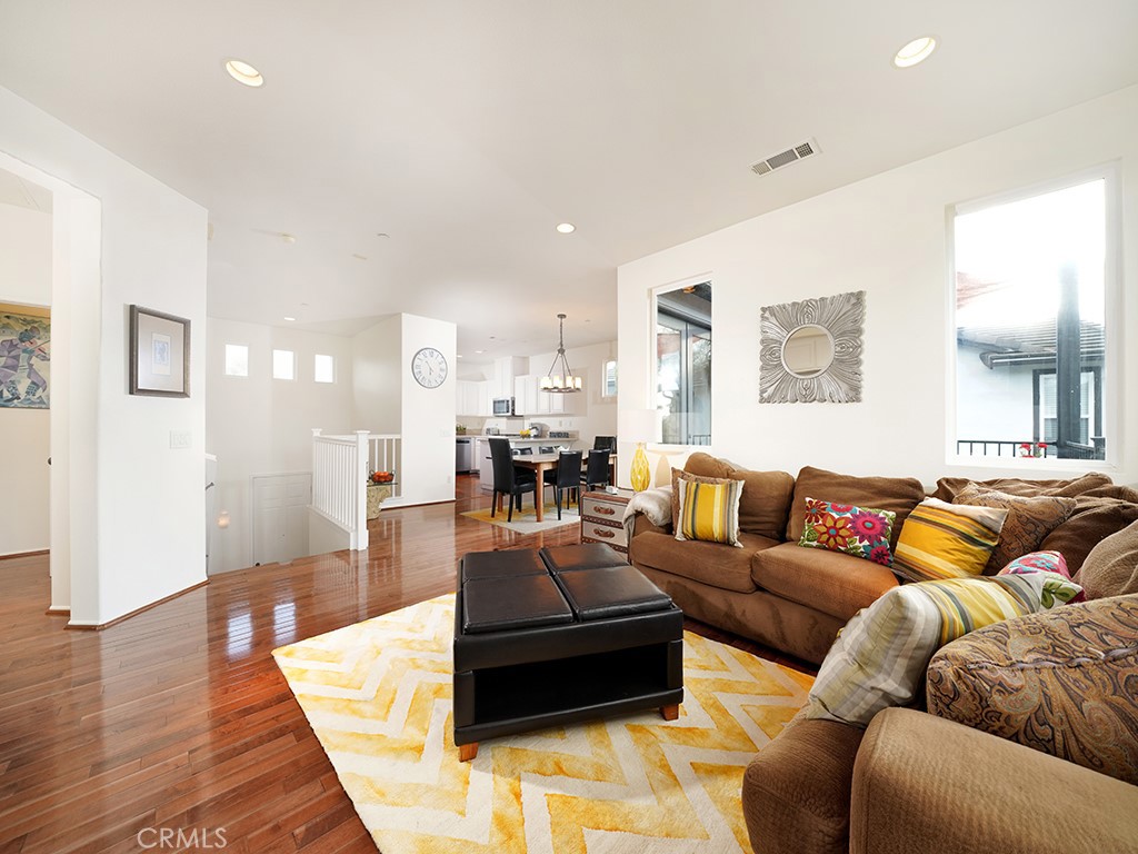 462 Camino Flora