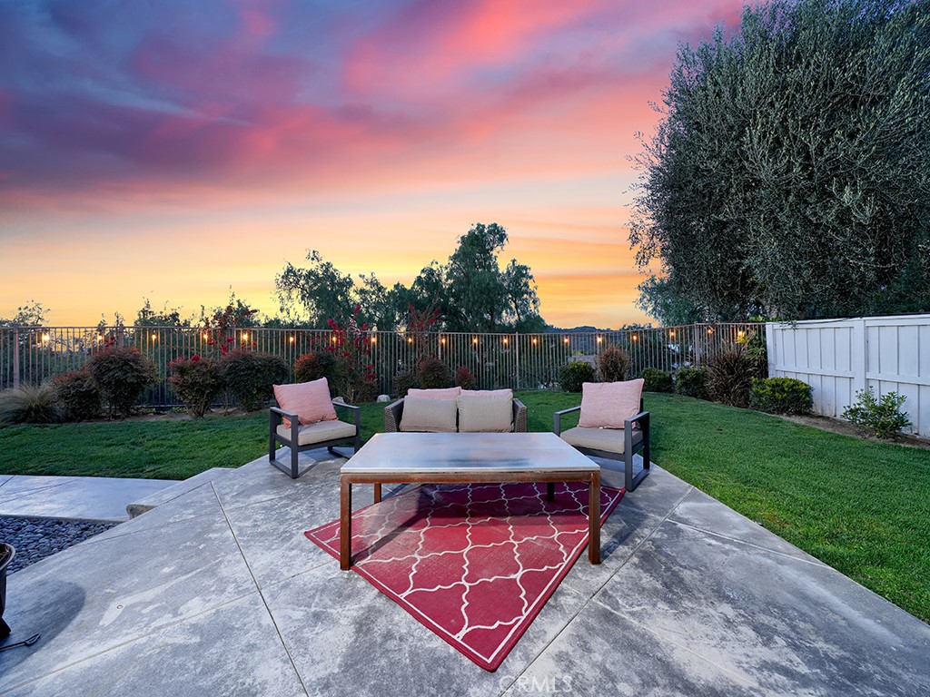 462 Camino Flora