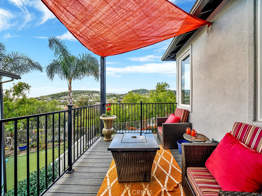 462 Camino Flora