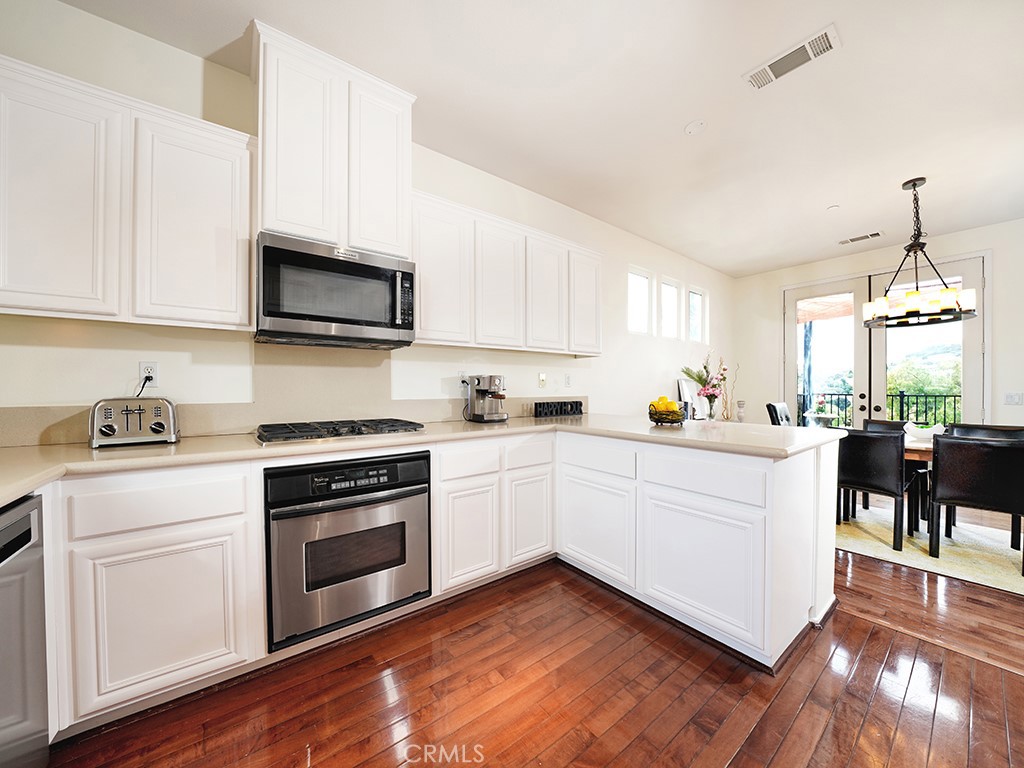 462 Camino Flora