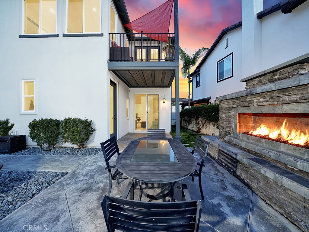 462 Camino Flora