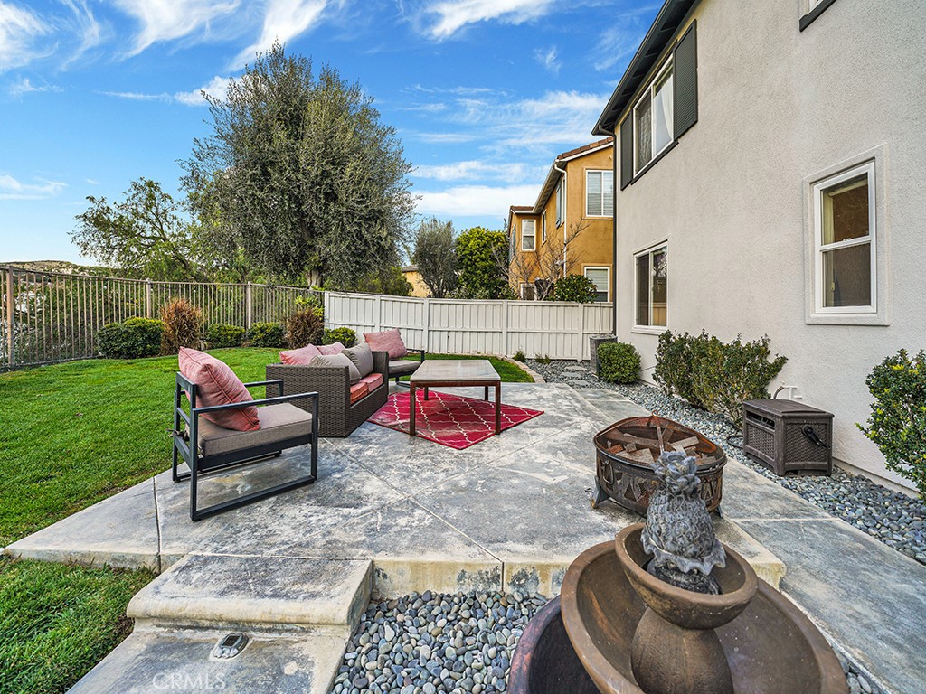 462 Camino Flora