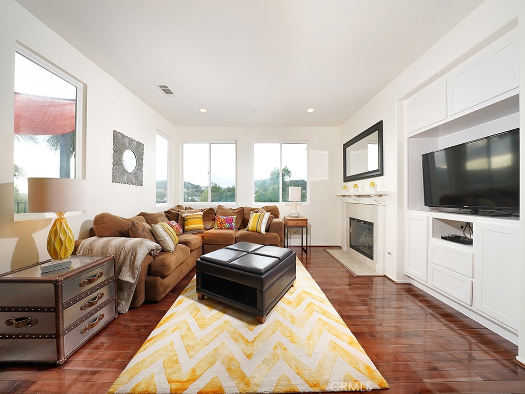 462 Camino Flora