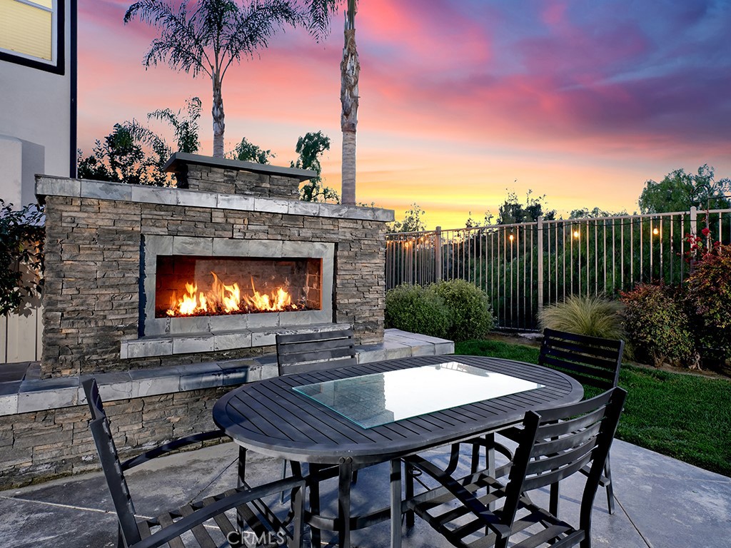 462 Camino Flora