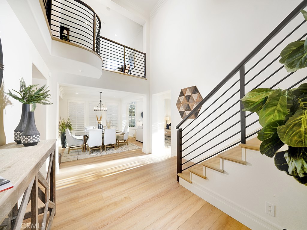 305 Camino Bravado