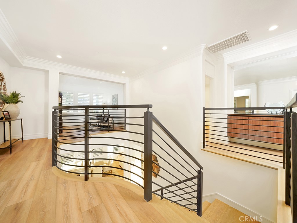 305 Camino Bravado