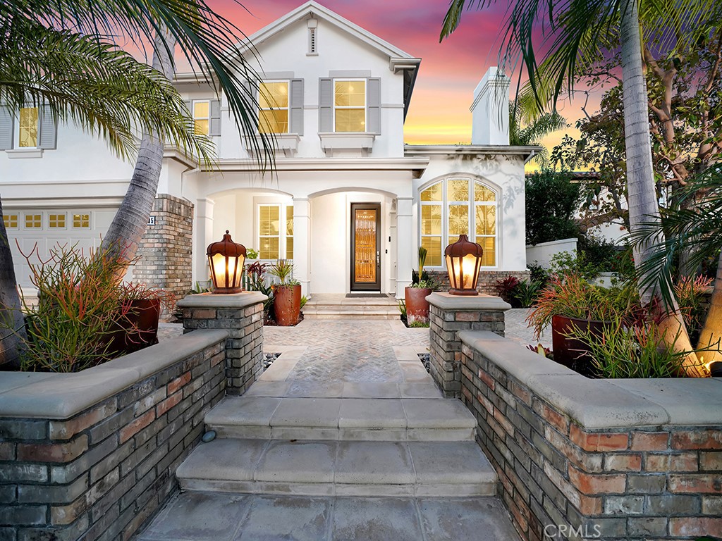 305 Camino Bravado