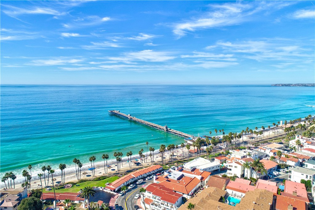 305 Camino Bravado
