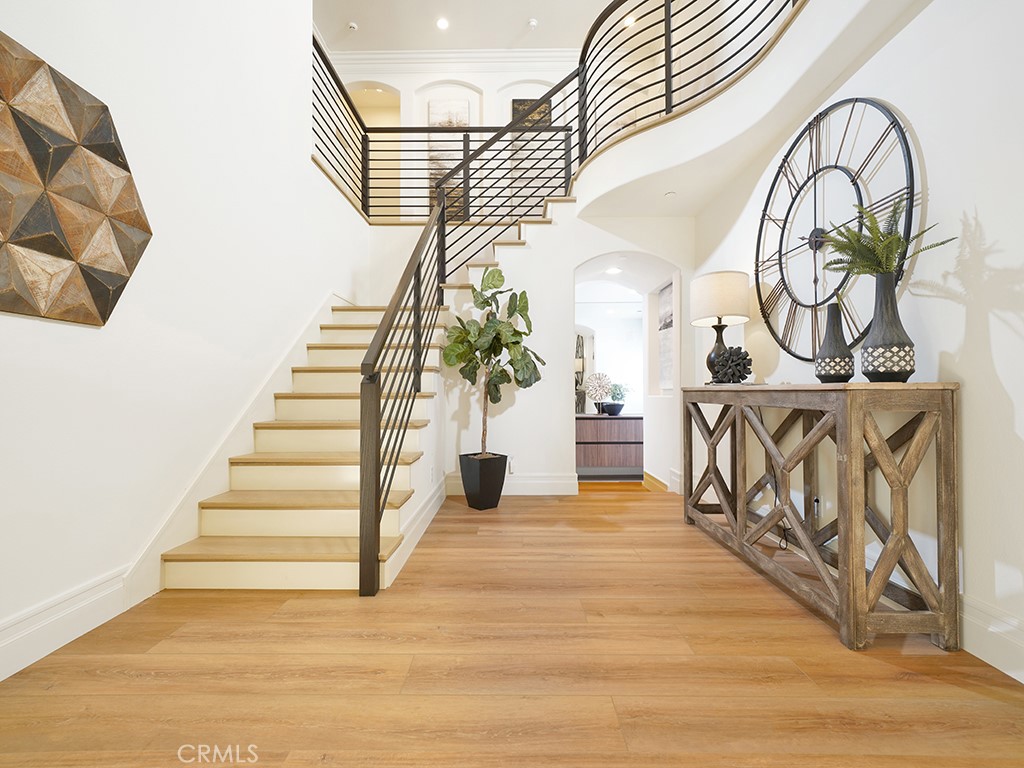 305 Camino Bravado