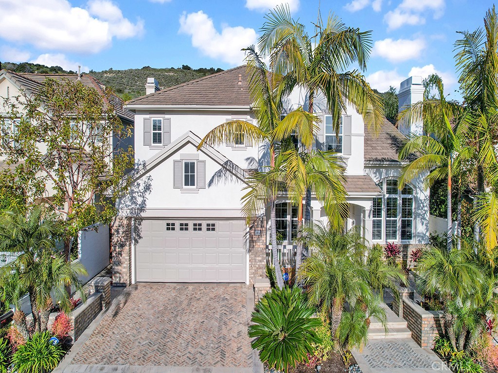 305 Camino Bravado