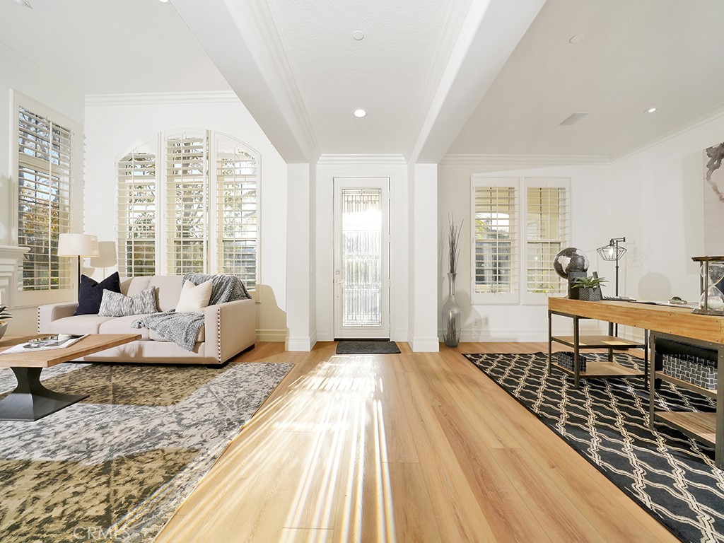 305 Camino Bravado