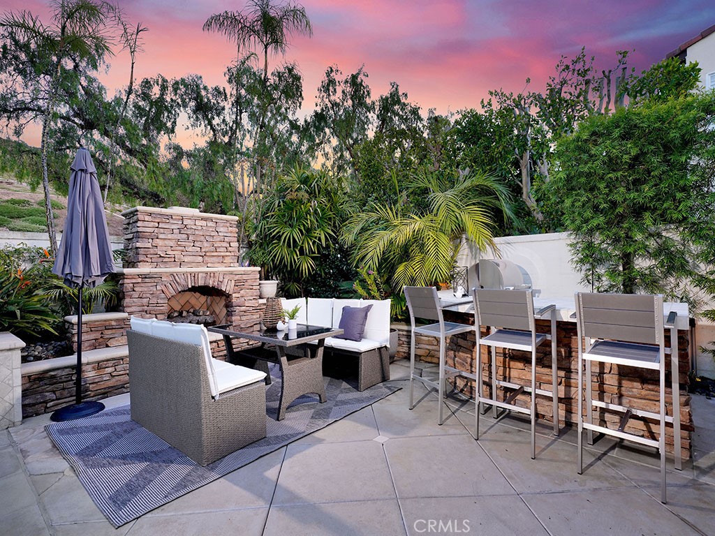 305 Camino Bravado