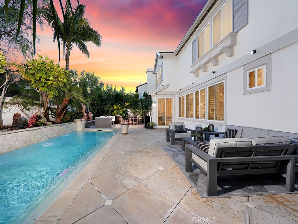 305 Camino Bravado